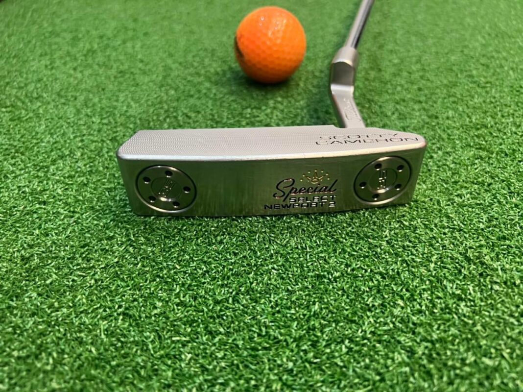 Putt Titleist Scotty cameron
