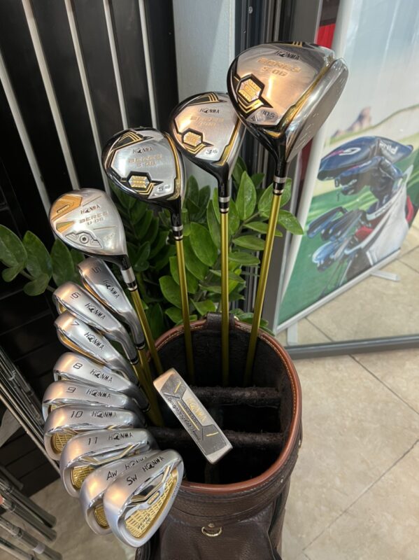 Bộ Gậy Honma 3 sao Beres -06 (14 gậy cán R 47 gr)