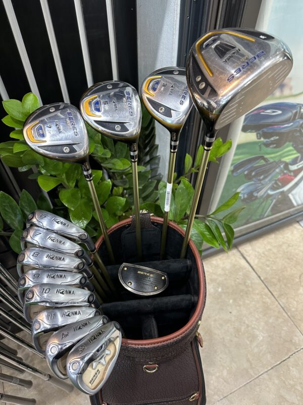 Bộ Gậy Honma 2 sao MG700 cán UD49R 13 gậy