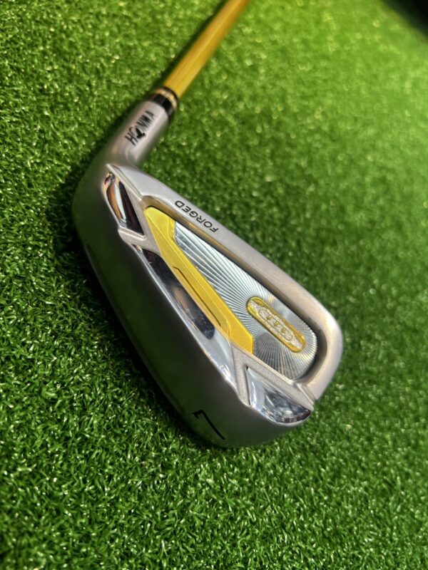 Gậy sắt số 7 Honma 3 sao S-07 R