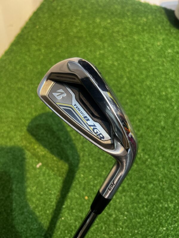 Gậy số 7 Bridgestone Tour B