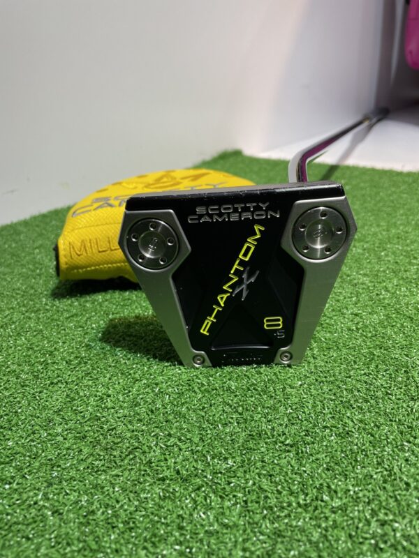 Putt Titleist scotty cameron X8.5