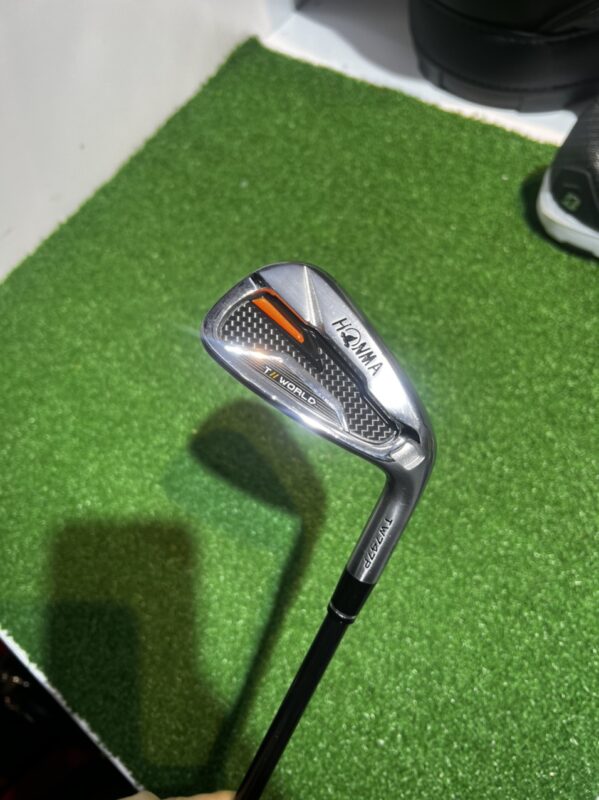 Sắt số 11 Honma 747 vizard 85SR